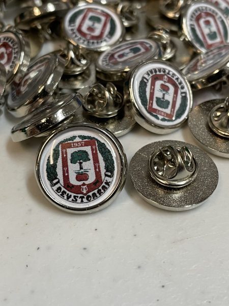 Pins metálicos a todo color