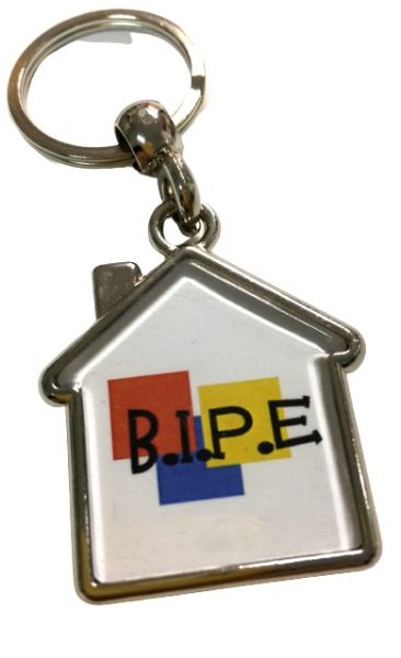 Llavero metálico personalizado con forma de casa