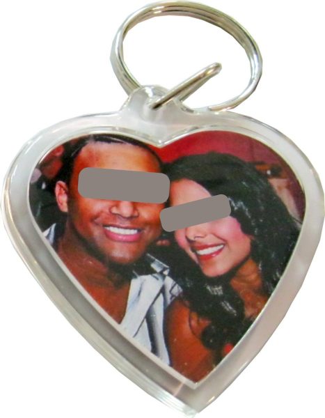 Llavero acrílico con forma de corazón