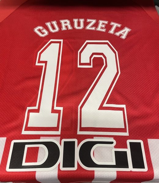 Ponemos nombre y número a TUS camisetas deportivas