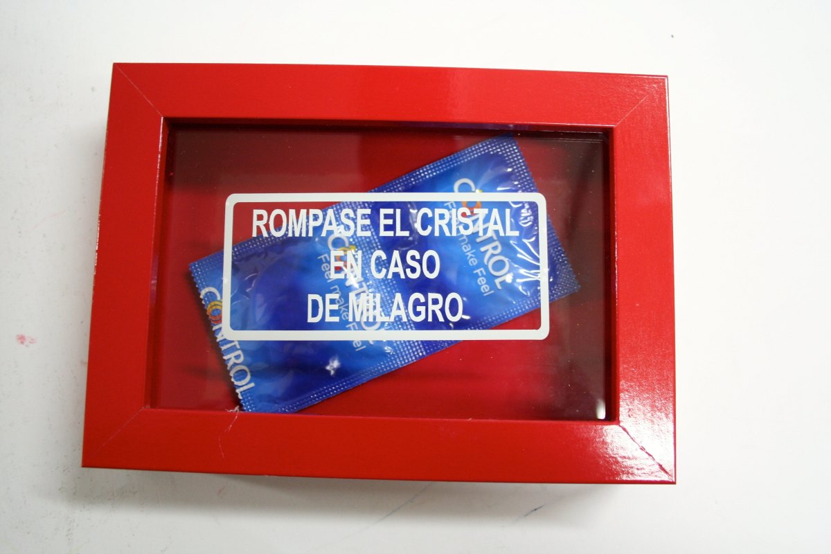 Vitrina MILAGRO con preservativo